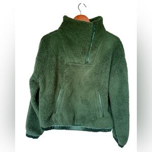 Athleta Tugga Sherpa Fleece 1/4 Zip Pullover Jacket in green - Small